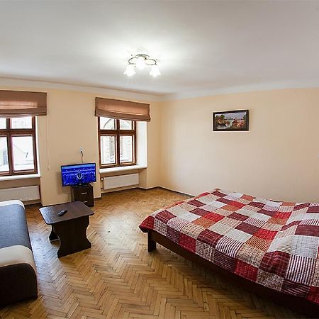 Квартира В Центрі На Вулиці Вірменській 12 Є Дві Спальні Двуспальні Ліжка Liov Exterior foto