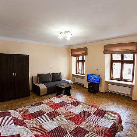 Квартира В Центрі На Вулиці Вірменській 12 Є Дві Спальні Двуспальні Ліжка Liov Exterior foto